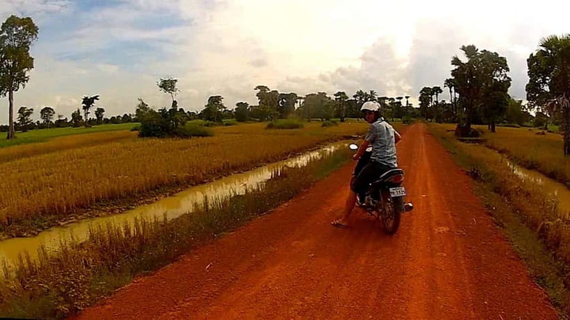 Siem Reap: 6-Hour Easy Rider Motorbike Tour - Hotel pickup and a calm start on a Honda 125
