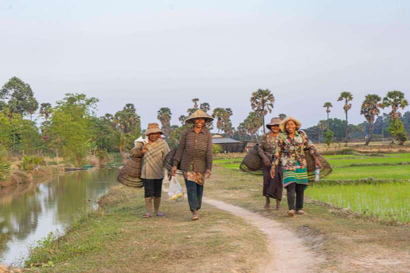 Siem Reap: Afternoon Cooking Class & Village Tour - Eating the dinner you prepare