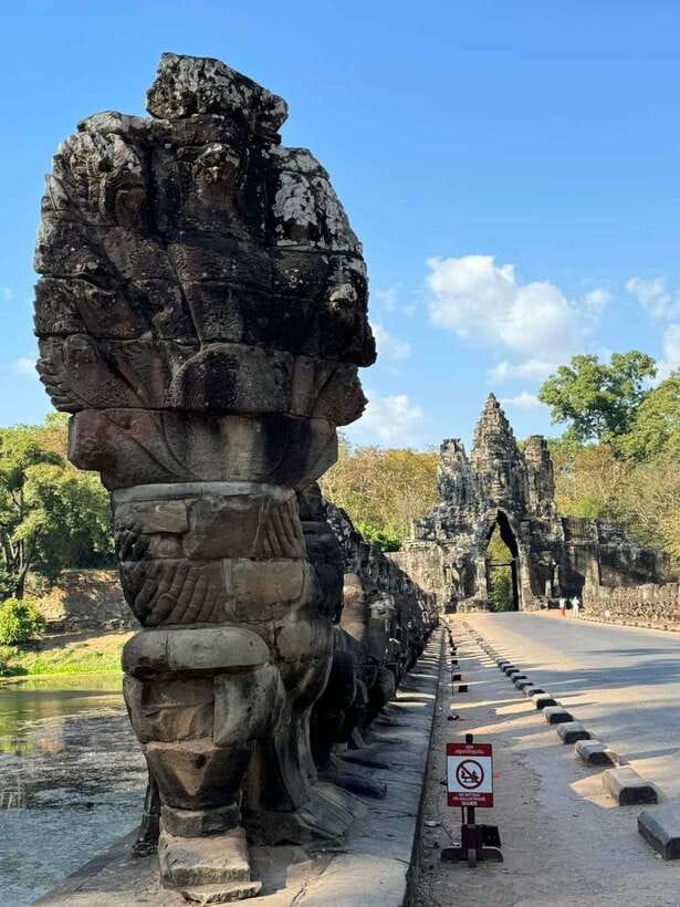 Siem Reap: Angkor Full-Day Group Tour with Japanese Guide - Why a Japanese guide changes the Angkor visit