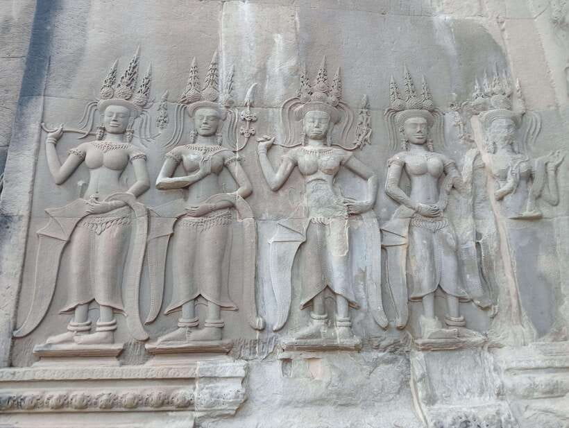 Siem Reap: Angkor Full-Day Group Tour with Japanese Guide - Lunch near Srah Srang is a practical pause