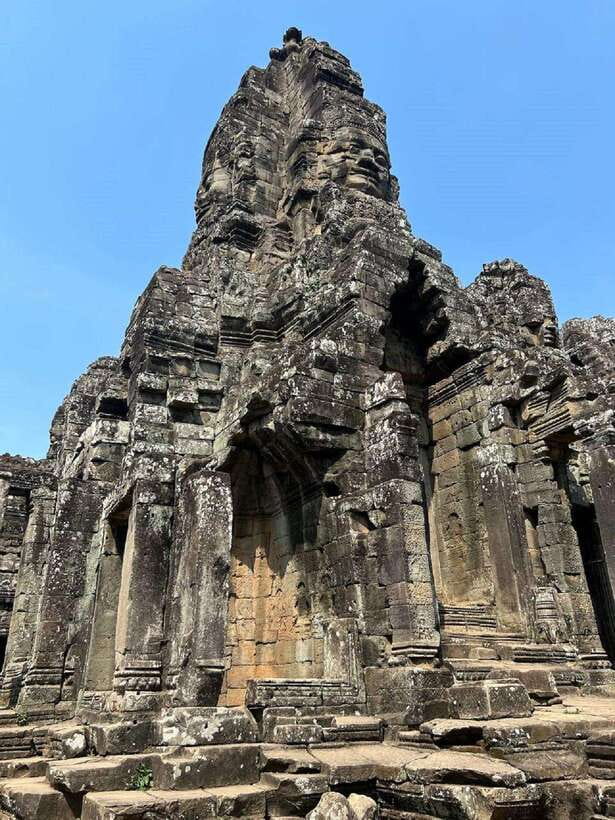 Siem Reap: Angkor Full-Day Group Tour with Japanese Guide - Angkor Wat deserves the final two hours