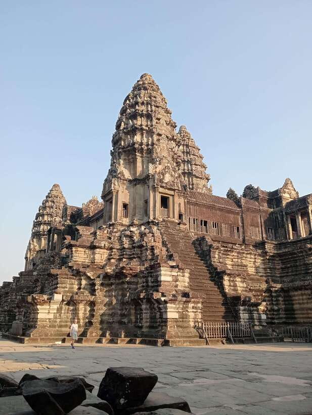 Siem Reap: Angkor Full-Day Group Tour with Japanese Guide - Transport, group size, and comfort