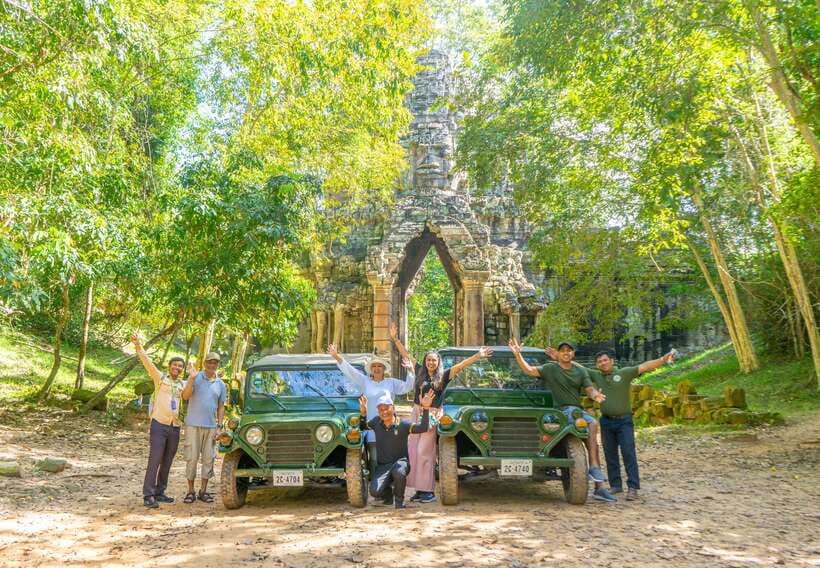 Siem Reap: Angkor Sunrise Jeep Tour / SUV Car Available - What the guide adds
