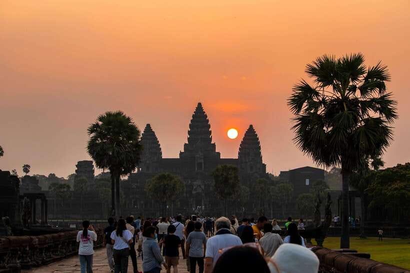 Siem Reap: Angkor Sunrise Private Tour - World Heritage Site - Angkor Wat: three hours with the sunrise and temple