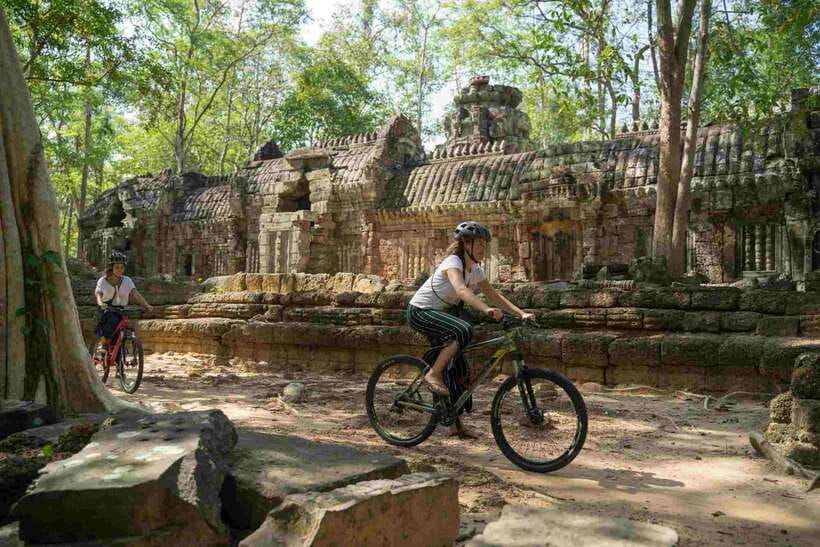 Siem Reap: Angkor Temples Off-Track Bicycle Tour - From Bayon Pastry School to Angkor Thom