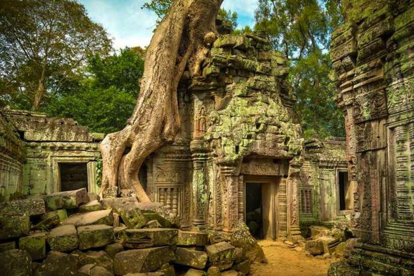 Siem Reap: Angkor Wat 2-Day Tour with Sunrise and Sunset - Guides, transport, and the human side of the tour