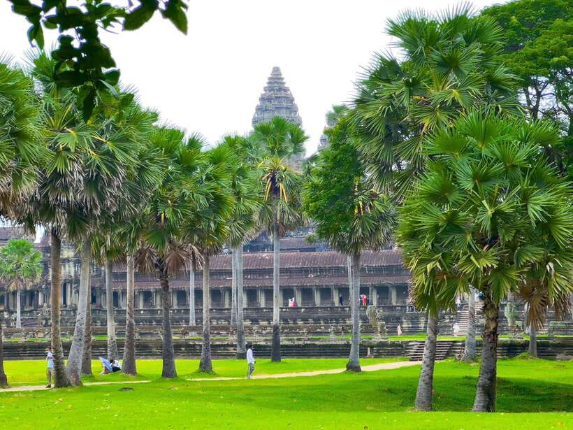 Siem Reap: Angkor Wat, Bayon & Ta Prohm Guided Tour - Angkor Wat: two hours of galleries and scale