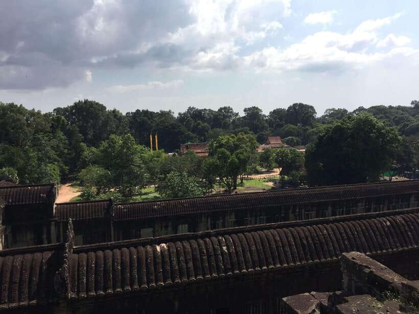 Siem Reap: Angkor Wat Half-Day Trip with Local Guide - What the guide adds to the Angkor period