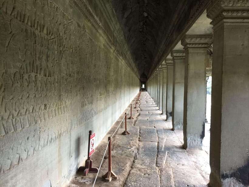 Siem Reap: Angkor Wat Half-Day Trip with Local Guide - Leaving Siem Reap in a private air-conditioned car