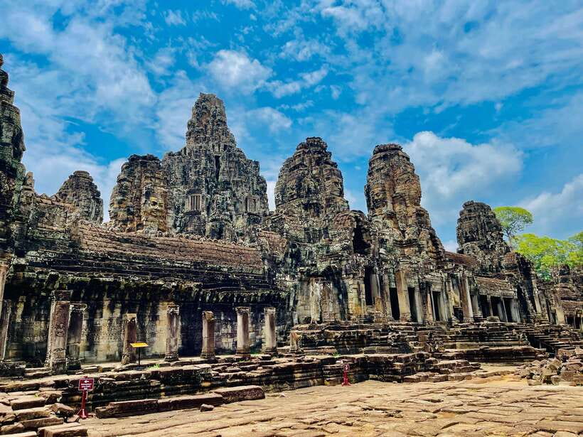 Siem Reap: Angkor Wat Private full Day Tour - Angkor Wat: two hours inside Cambodia’s great temple