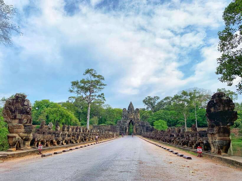 Siem Reap: Angkor Wat Private Tour by Tuk-Tuk - Ta Prohm: the atmospheric favorite