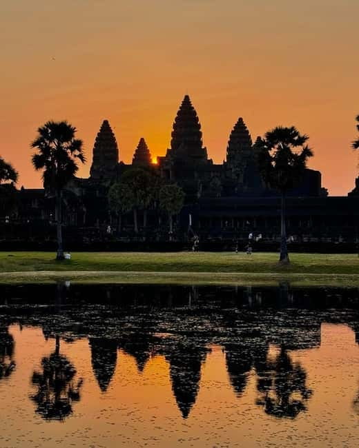 Siem Reap: Angkor Wat Private Tour with Sunrise - Angkor Thom, the Victory Gate, and royal scale