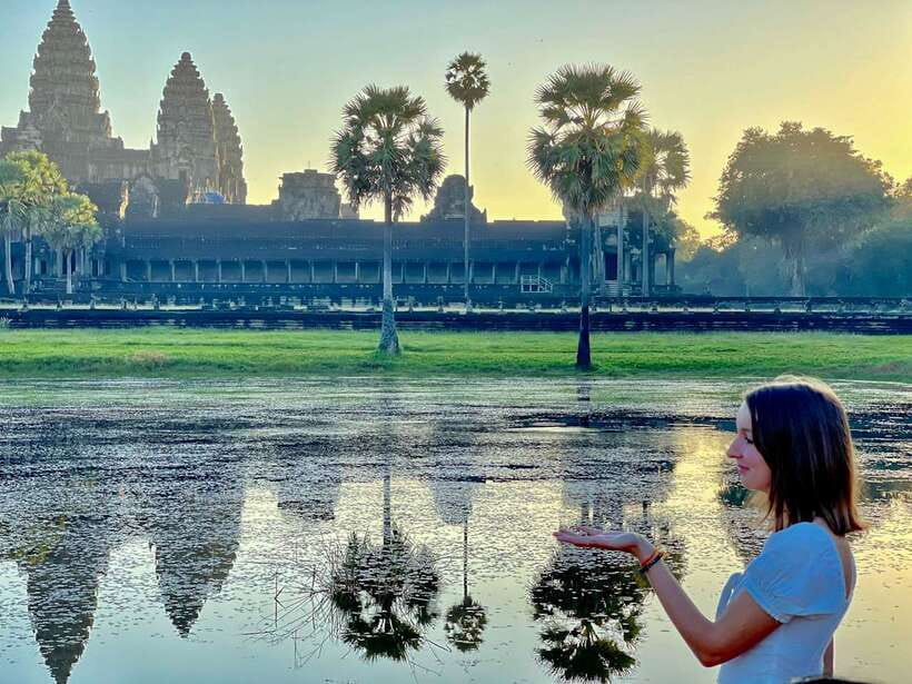 Siem Reap: Angkor Wat Private Tuk-Tuk Tour - Breakfast and jungle ruins at Ta Prohm