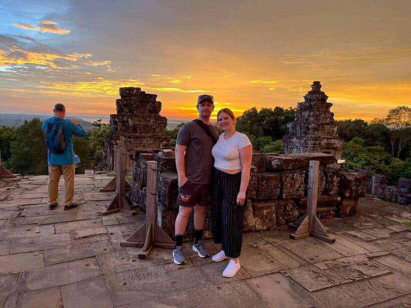 Siem Reap: Angkor Wat Small-Group Day Tour and Sunset - Key points to know before booking