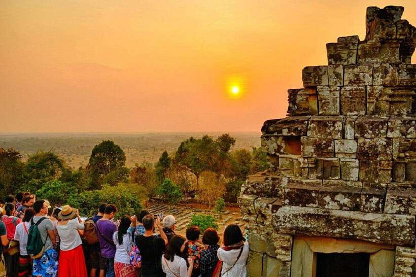 Siem Reap: Angkor Wat Small-Group Full Day Tour and Sunset - Why this route works for a first day at Angkor