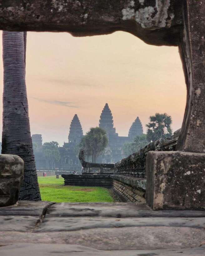 Siem Reap: Angkor Wat Small Group Tour with Spanish Guide - Angkor Wat, the day’s grand finish