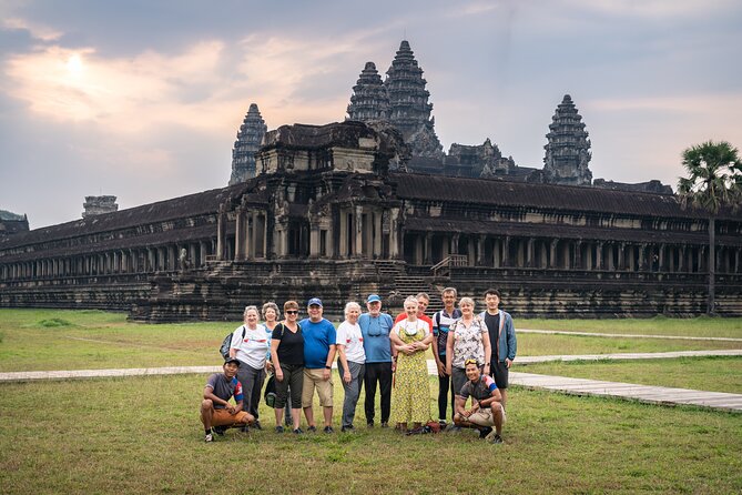 Siem Reap: Angkor Wat Sunrise Bike Tour & Jungle Breakfast - Angkor Wat at sunrise, then inside the temple