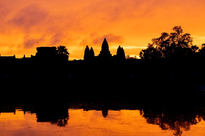 Siem Reap: Angkor Wat Sunrise & Explore Angkor Temples With Guide - Three hours inside Angkor Wat