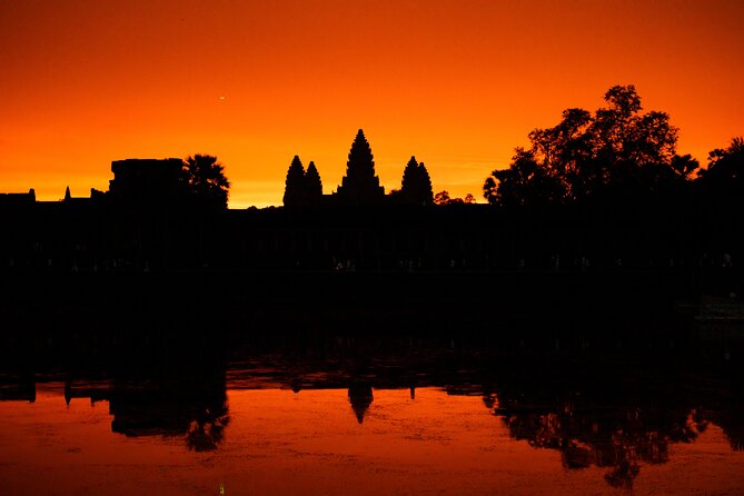 Siem Reap: Angkor Wat Sunrise & Explore Angkor Temples With Guide - Angkor Thom, an entire royal city