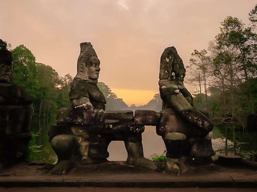 Siem Reap: Angkor Wat Sunrise or Sunset Guided Tour - Clothes, comfort, and the pace of the day