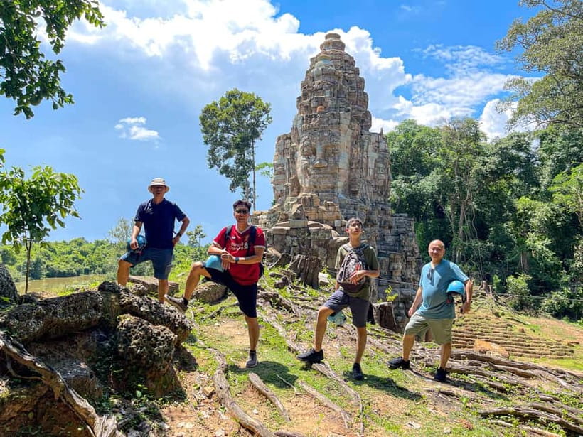 Siem Reap: Angkor Wat Sunrise Small Group tour and Breakfast - Angkor Thom and the South Gate