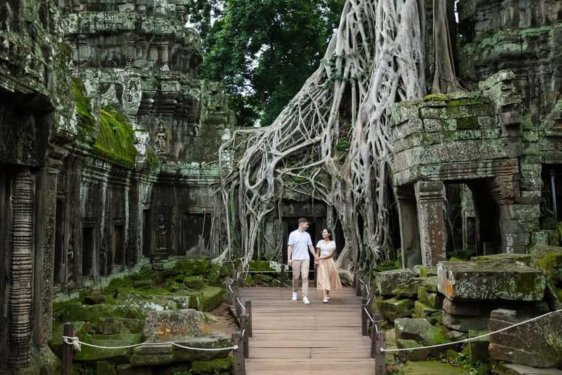 Siem Reap: Angkor Wat Sunrise Small Group tour and Breakfast - Sunrise and two hours at Angkor Wat
