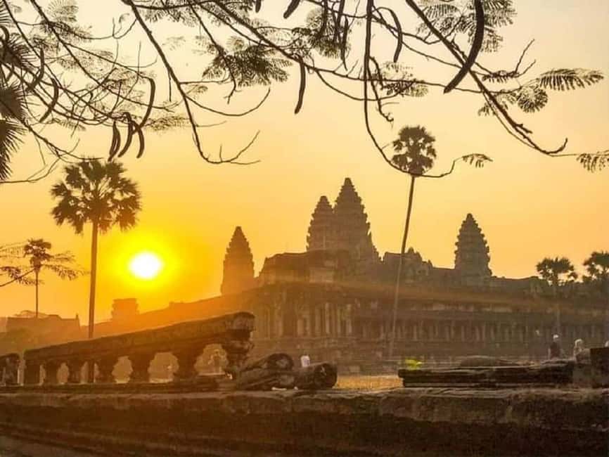 Siem Reap: Angkor Wat Sunrise Tour with Spanish Guide - Angkor Wat sunrise requires an early start