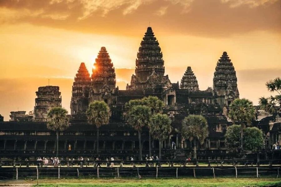 Siem Reap: Angkor Wat Sunrise Tour with Spanish Guide - Spanish guides make the difference between seeing and understanding