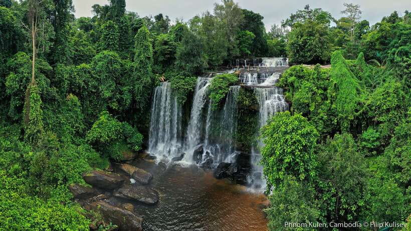 Siem Reap: Angkor Wat Temples & Phnom Kulen Park 3-Day Tour - Phnom Bakheng at sunset