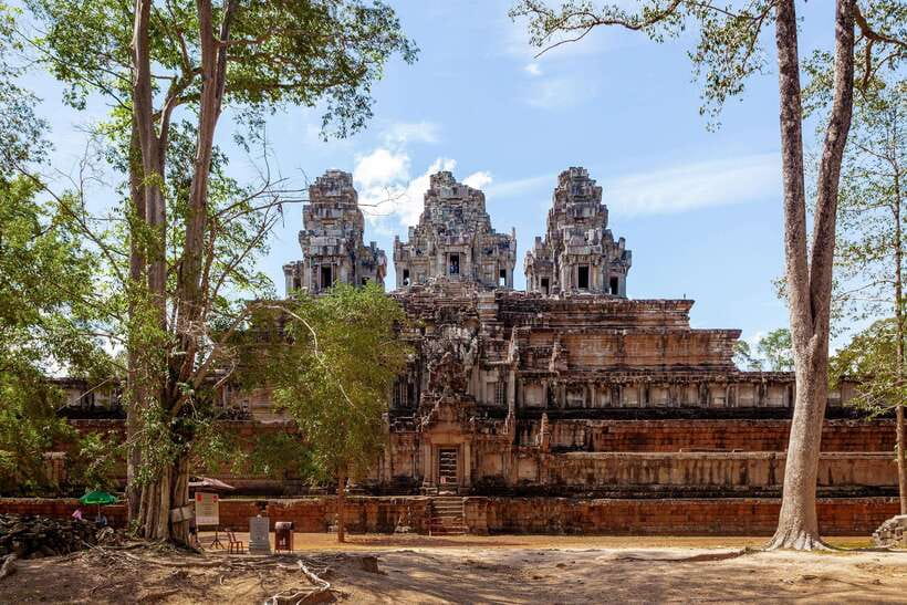 Siem Reap: Angkor Wat Tour Explore The Most Iconic Temples - Key points to know before booking