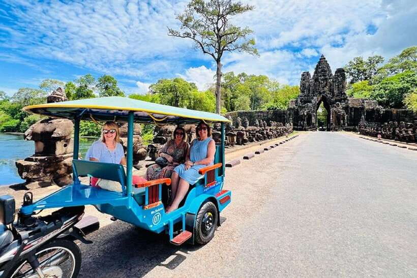 Siem Reap: Angkor Wat Tour Explore The Most Iconic Temples - Sunrise at Angkor Wat