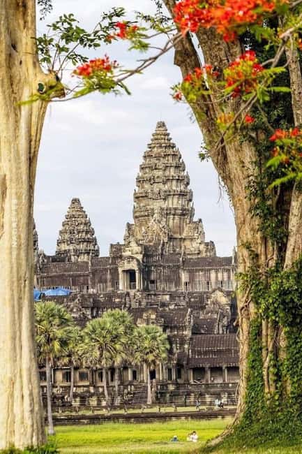 Siem Reap: Angkor Wat Tour with Italian-Speaking Guide - What the $140 price really covers