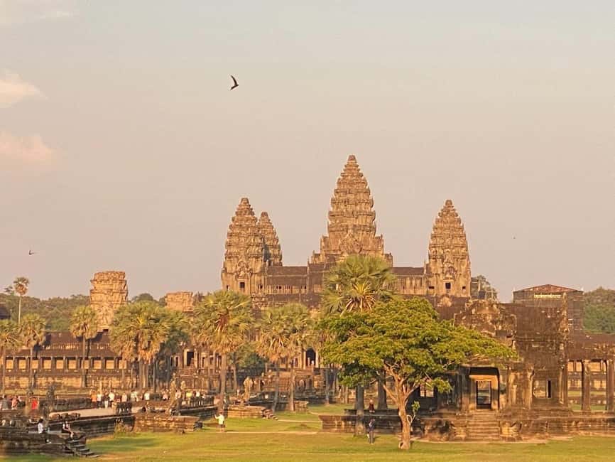 Siem Reap: Angkor Wat Tour with Italian-Speaking Guide - The one-day plan: Angkor’s essential monuments