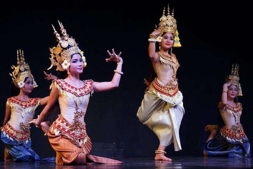 Siem Reap: Apsara Dance Show and Dinner with Hotel Pickup - The evening begins with a tuk-tuk ride