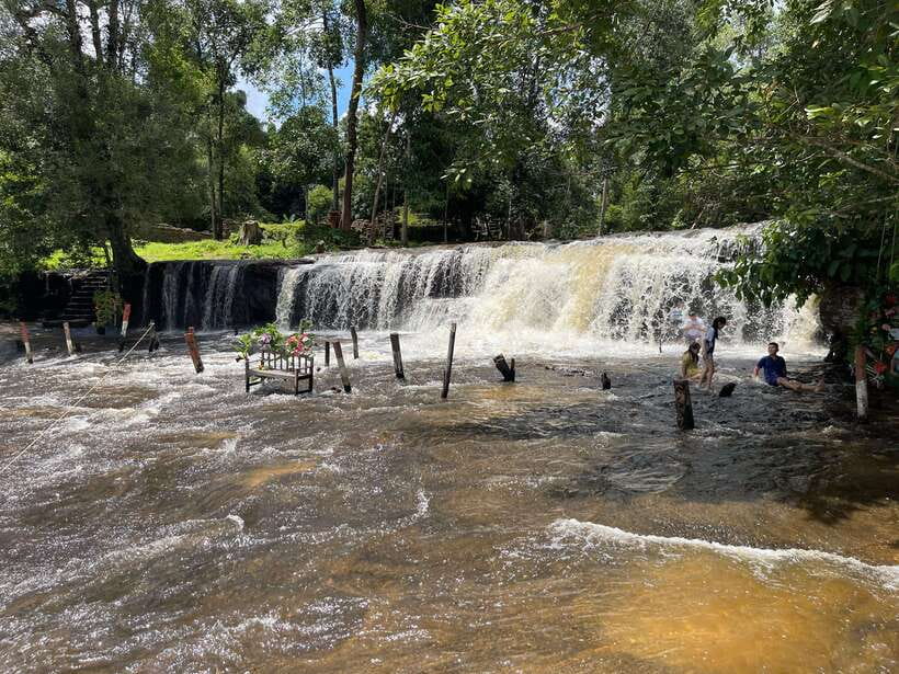 Siem Reap: Beng Mealea, Banteay Srei & Kulen Waterfall Trip - Kulen Waterfall is the day’s best cooling stop