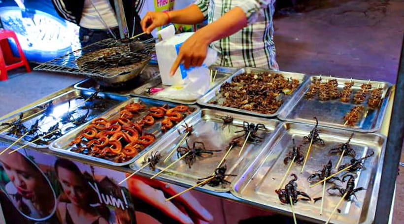 Siem Reap: Cambodia local street foods and local guide - Starting at Psar Char, Siem Reap’s central market