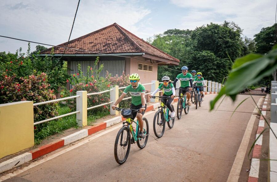 Siem Reap City Haft Day Bike Tour - A Coffee or Coconut Break Before Theam’s Gallery