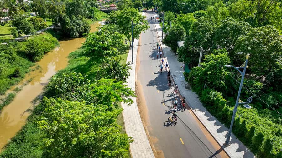 Siem Reap City Haft Day Bike Tour - Shrines and Royal Independence Gardens