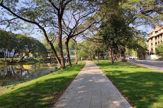Siem Reap City Walking Tour - Kandal Village and the old colonial streets