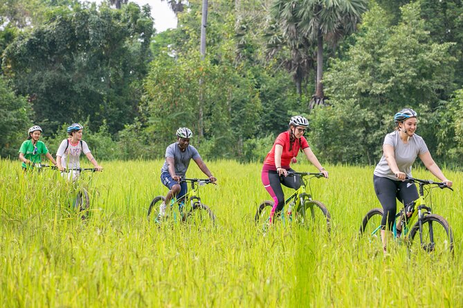 Siem Reap Countryside Bike Tour / E-Bike or Tuk Tuk - The 7:20 am pickup and bike fitting