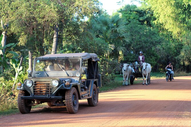 Siem Reap Countryside Jeep Tour - What the guide adds to the day