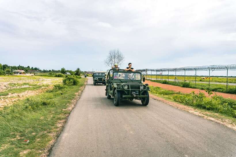Siem Reap: Countryside Sunset Jeep Tour / SUV Available - Chreav Market, your first look at daily life