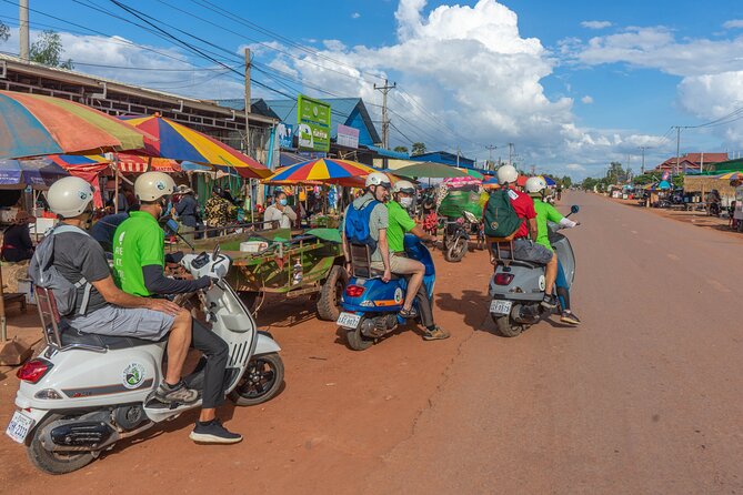 Siem Reap Countryside Sunset Vespa Tour / Tuk Tuk Available - Wat Po Banteaychey and the farm route