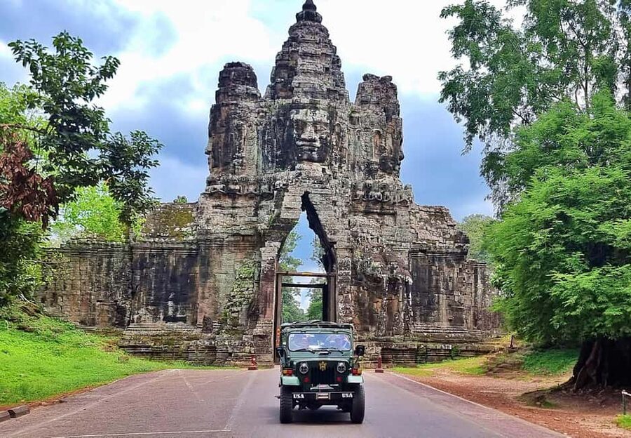 Siem Reap - Discover Angkor Wat by Jeep - Why the vintage Jeep changes the Angkor day