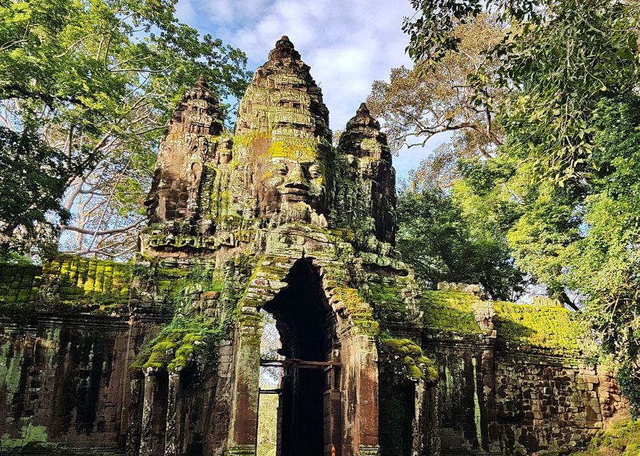 Siem Reap - Discover Angkor Wat by Jeep - Village roads and everyday Cambodia