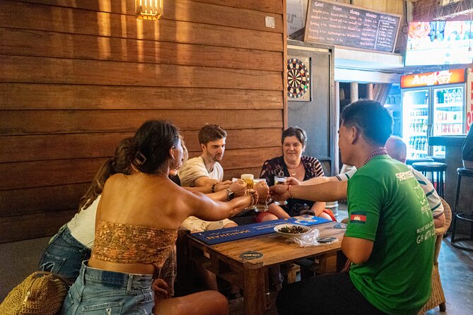 Siem Reap Evening Food Tour - Inclusive 5 stops Local Tastings - Stop one: Lort Cha and the first Khmer noodles