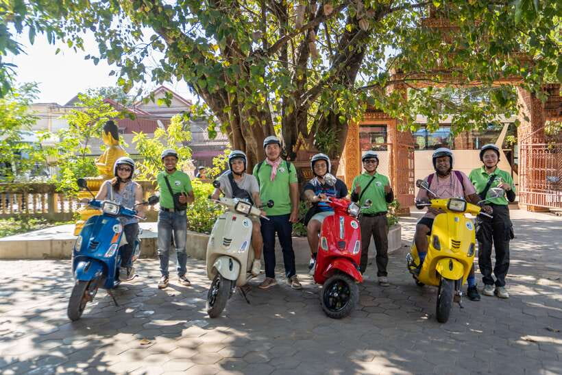 Siem Reap Evening Food Tour - On Promotion Price limit Offer - A short market pause at Made in Cambodia Market