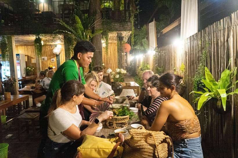 Siem Reap: Evening Food Tour with 10 Local Tastings - 5:00 pm pickup and the first Khmer noodles