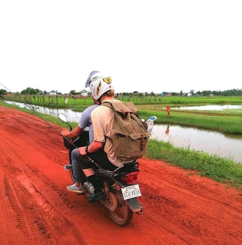 Siem Reap: Fishing in the rice fields, in the villages of Siem Reap - Lunch in a village, then back to the fields