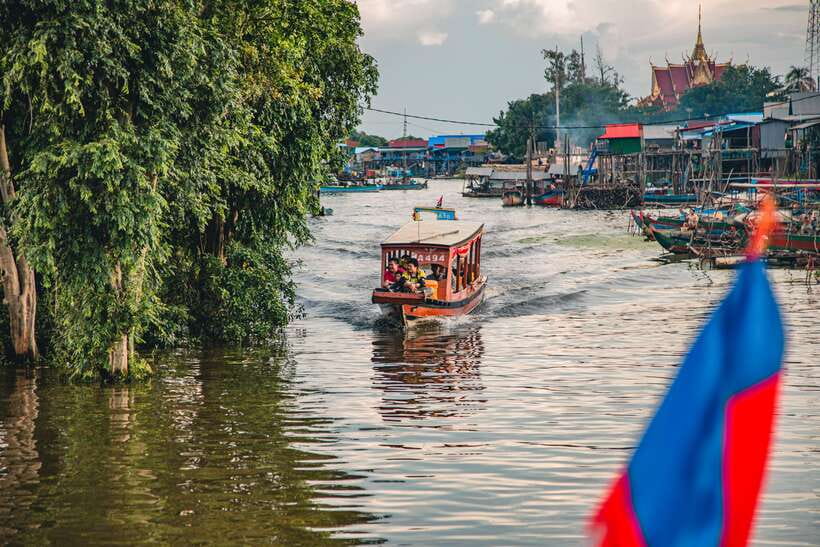 Siem Reap: Floating Village and Sunset Private Boat Tour - Leaving Siem Reap for the rice fields
